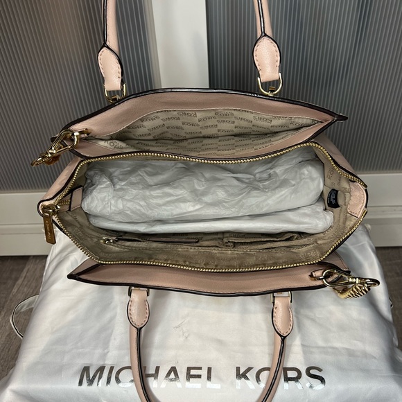 Michael Kors Purse & Matching Wallet - Picture 10 of 12